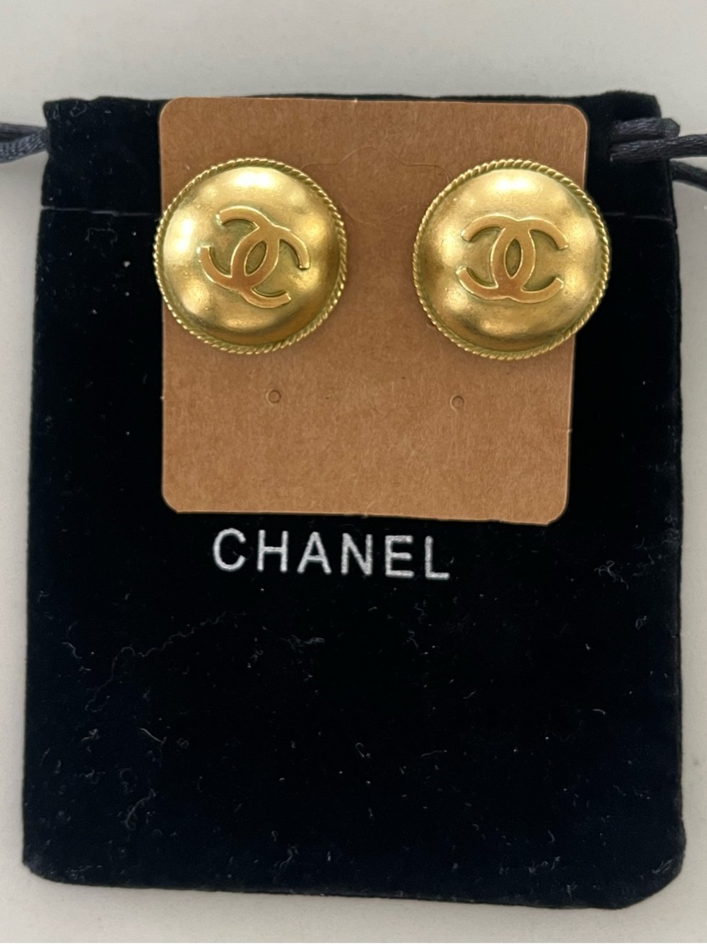 VINTAGE Chanel 1995 Spring CC Logo Round Rope ~1” Button Clip-On Earrings Gold - Picture 12 of 14